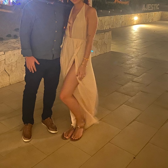 Beige maxi dress with splits - Picture 3 of 5